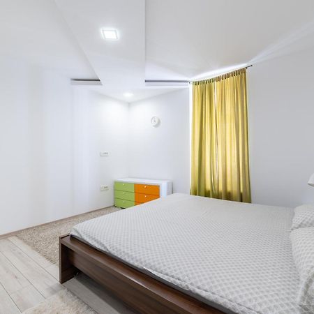 Old Town Colorful Two-Bedroom Apartment Сараево Экстерьер фото