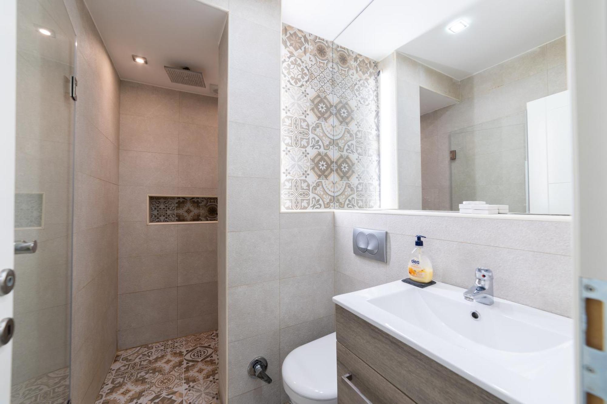 Old Town Colorful Two-Bedroom Apartment Сараево Экстерьер фото